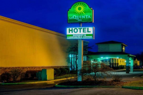 Отель La Quinta Inn by Wyndham West Long Branch  Запад Лонг Бранч